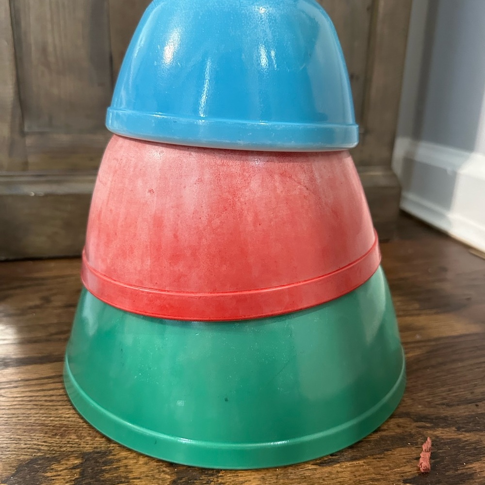 Vintage Pyrex Blue Red and Green Mixing Bowls